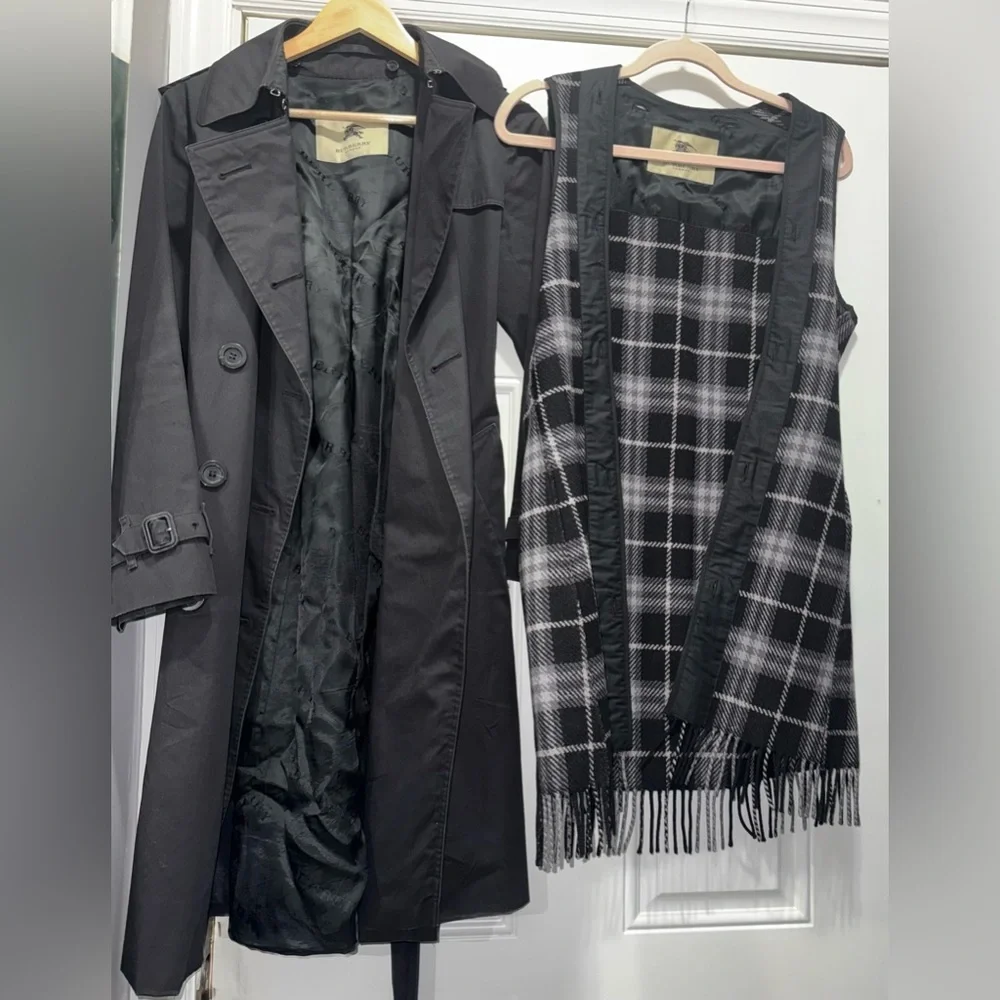 Burberry Irene Black Double-Breasted Trench Coat - Picture 12 of 16
